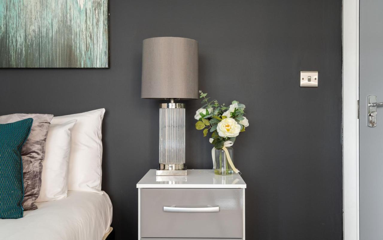 Spacious And Modern 4 Bed Apartment Next To Borough Station لندن المظهر الخارجي الصورة
