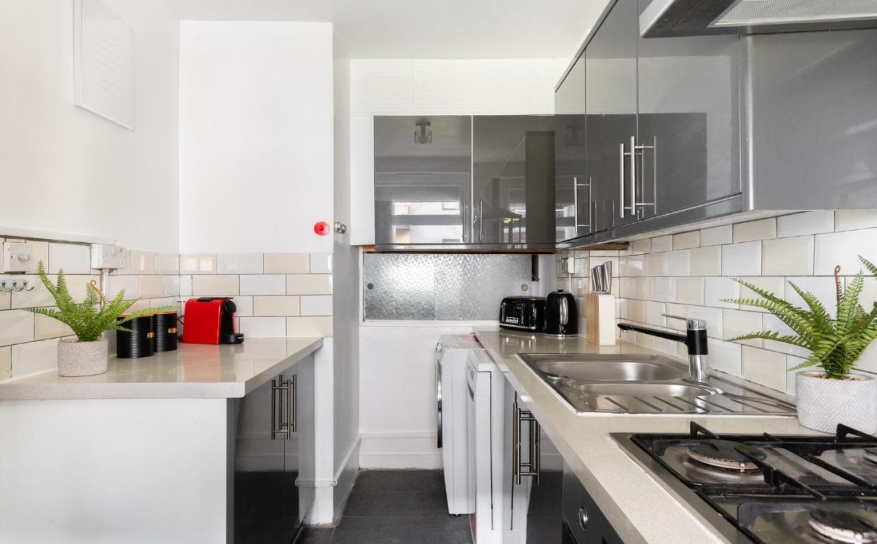 Spacious And Modern 4 Bed Apartment Next To Borough Station لندن المظهر الخارجي الصورة